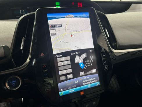Used 2022 Toyota Prius Limited FWD image 20