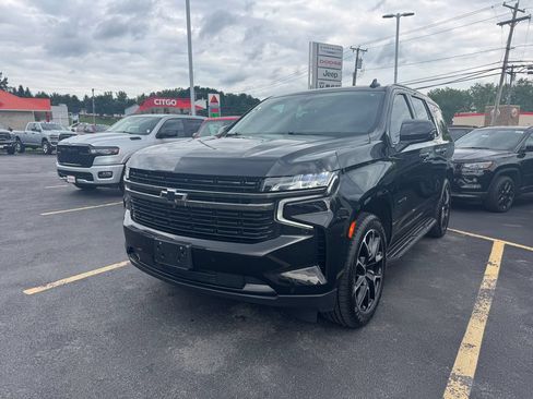Used 2021 Chevrolet Tahoe RST w/ Luxury Package AWD/4WD image 2