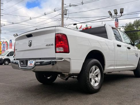 Used 2024 RAM 1500 Classic SLT AWD/4WD image 9