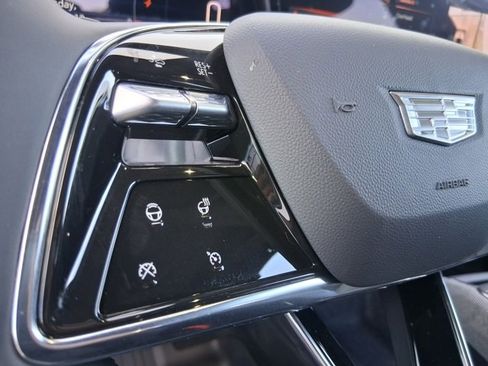 New 2026 Cadillac Optiq Luxury 1 image 11