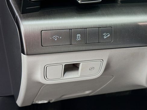 Used 2025 Hyundai Kona SEL image 17