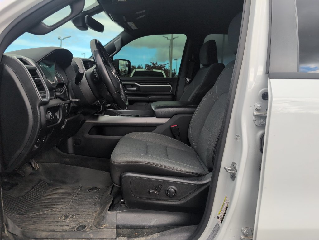 Used 2022 RAM 1500 Big Horn AWD/4WD image 4
