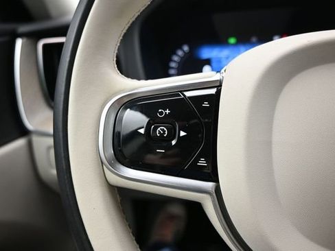 Used 2023 Volvo XC60 B5 Plus w/ Protection Package Premier AWD/4WD image 26