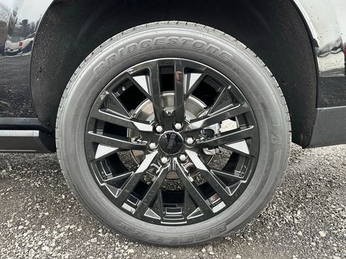 Used 2025 GMC Yukon XL Denali w/ Sun & Power Step Package image 17