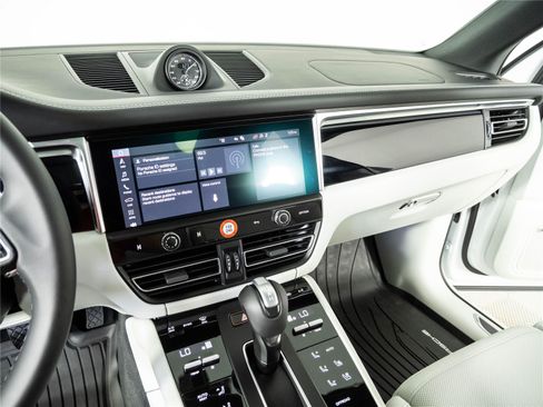 New 2026 Porsche Macan S AWD/4WD image 13
