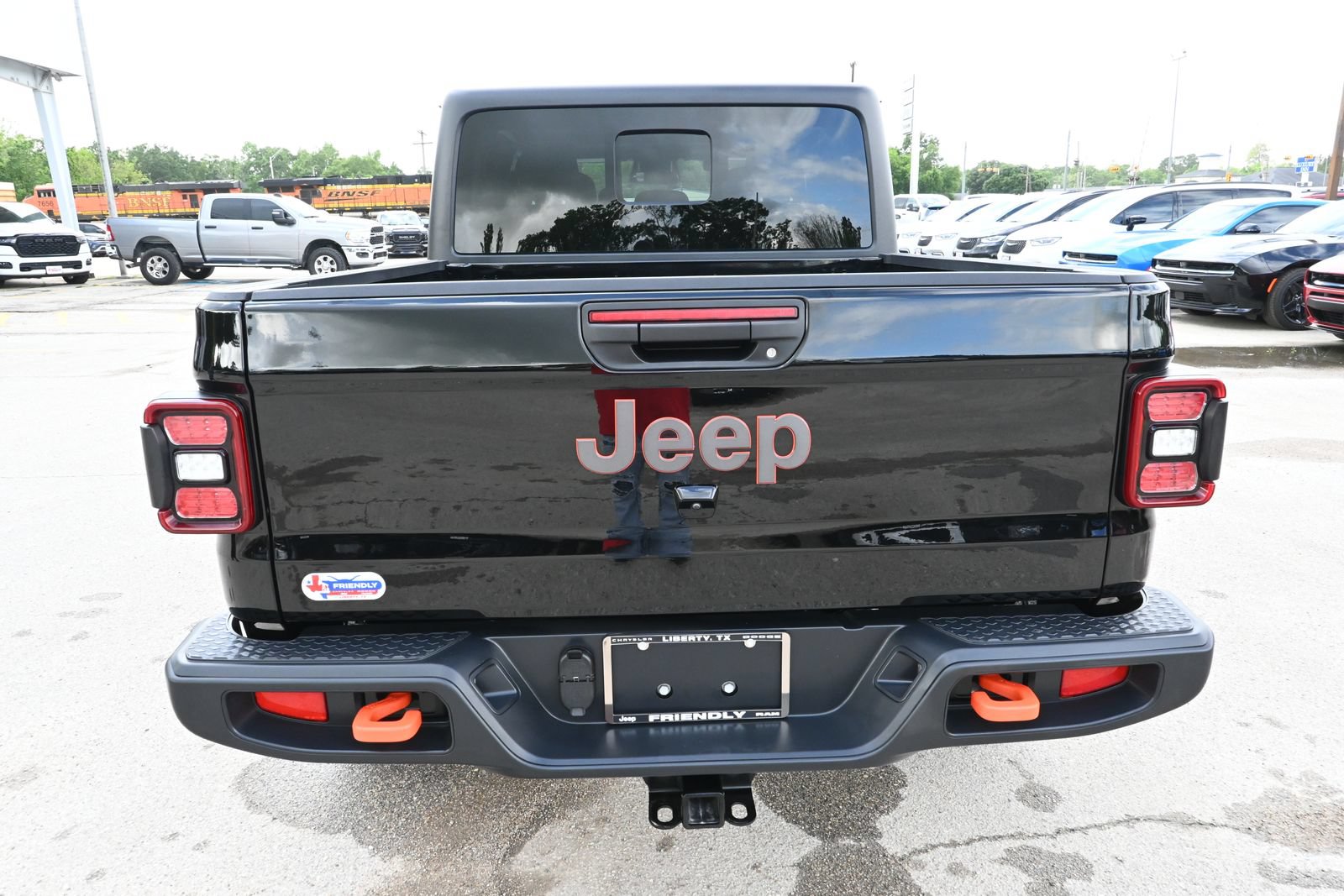 Used 2026 Jeep Gladiator Mojave AWD/4WD image 26