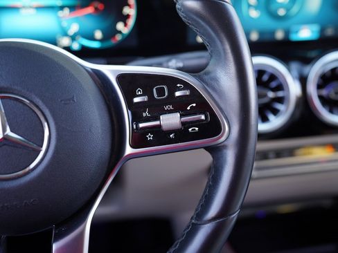 Used 2022 Mercedes-Benz GLA 250 4MATIC w/ Premium Package Lite image 29