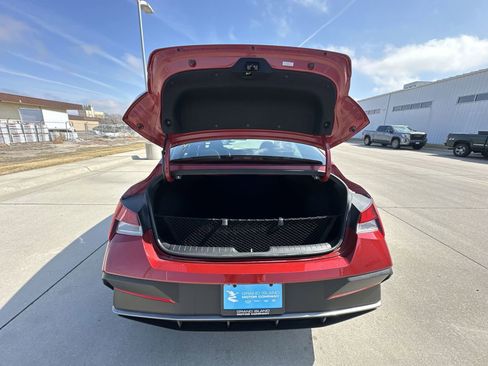 Used 2025 Hyundai Elantra Sport image 24