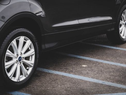 Used 2019 Ford Escape SEL image 30