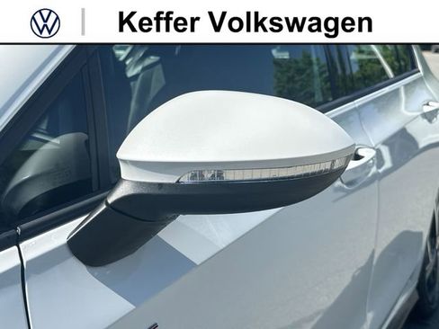 New 2026 Volkswagen GTI SE FWD image 10