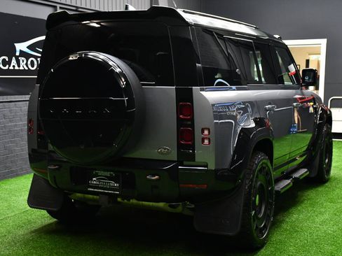Used 2023 Land Rover Defender 110 X-Dynamic SE AWD/4WD image 17
