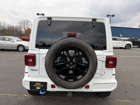 Used 2021 Jeep Wrangler Unlimited Sahara image 6