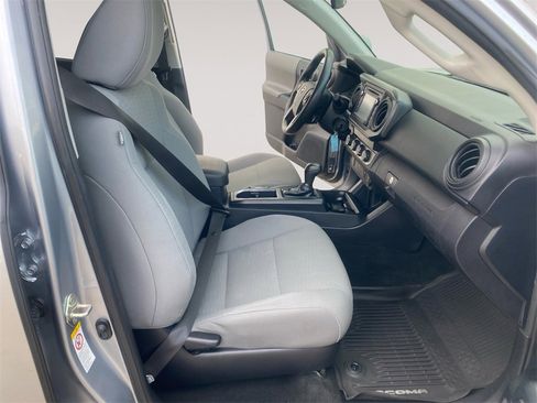Used 2019 Toyota Tacoma SR image 15