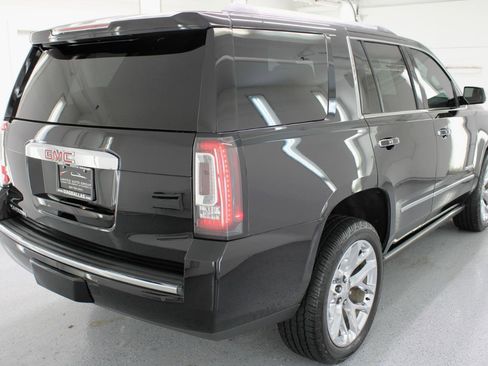 Used 2020 GMC Yukon Denali w/ Denali Premium Package AWD/4WD image 9