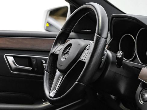 Used 2016 Mercedes-Benz E 350 E 350 4MATIC Wagon 4D image 8