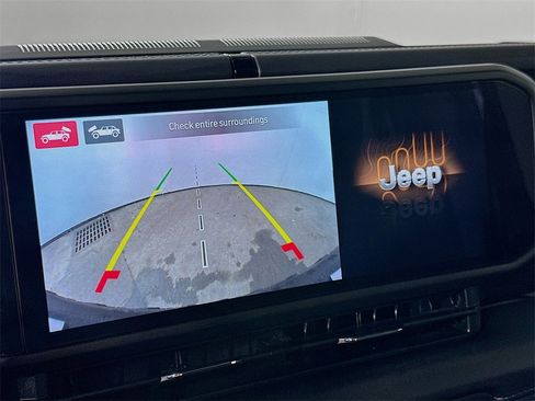 Used 2025 Jeep Wrangler Unlimited Rubicon 4xe w/ Technology Group image 10