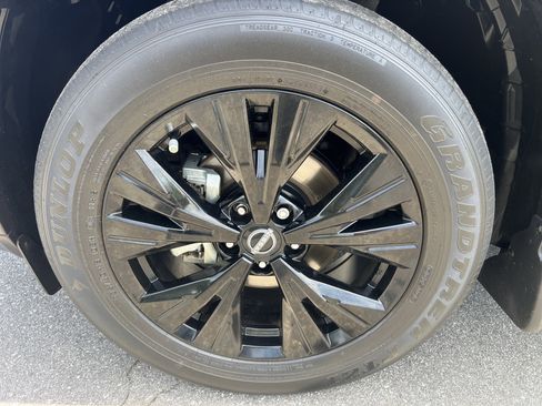 Certified 2023 Nissan Rogue SV w/ SV Premium B Package FWD image 9