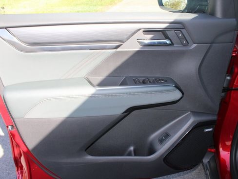 New 2025 GMC Acadia AT4 w/ Super Cruise Package image 10