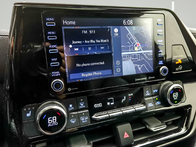 Used 2021 Toyota Highlander XLE AWD/4WD image 18