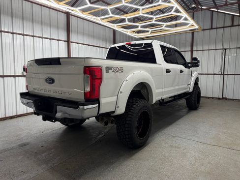 Used 2019 Ford F250 XLT AWD/4WD image 6