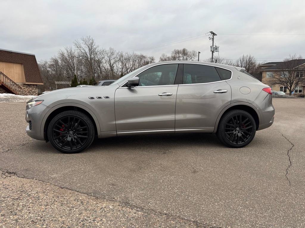 Used 2019 Maserati Levante AWD/4WD image 9