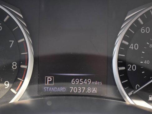 Used 2018 INFINITI Q50 Luxe image 18