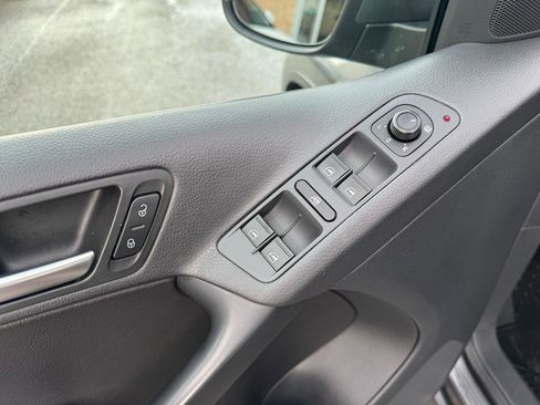 Used 2016 Volkswagen Tiguan S FWD image 25