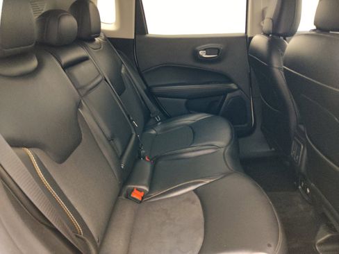 Used 2019 Jeep Compass Latitude FWD image 19