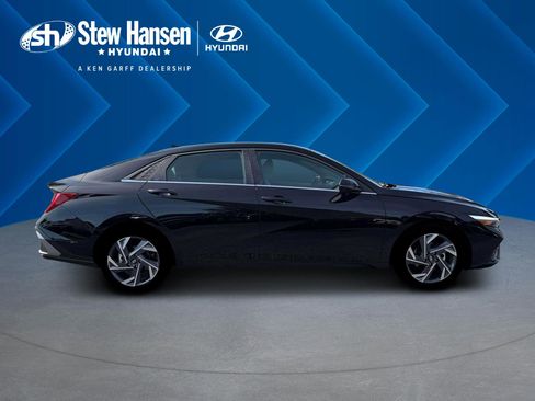 New 2026 Hyundai Elantra Limited image 10