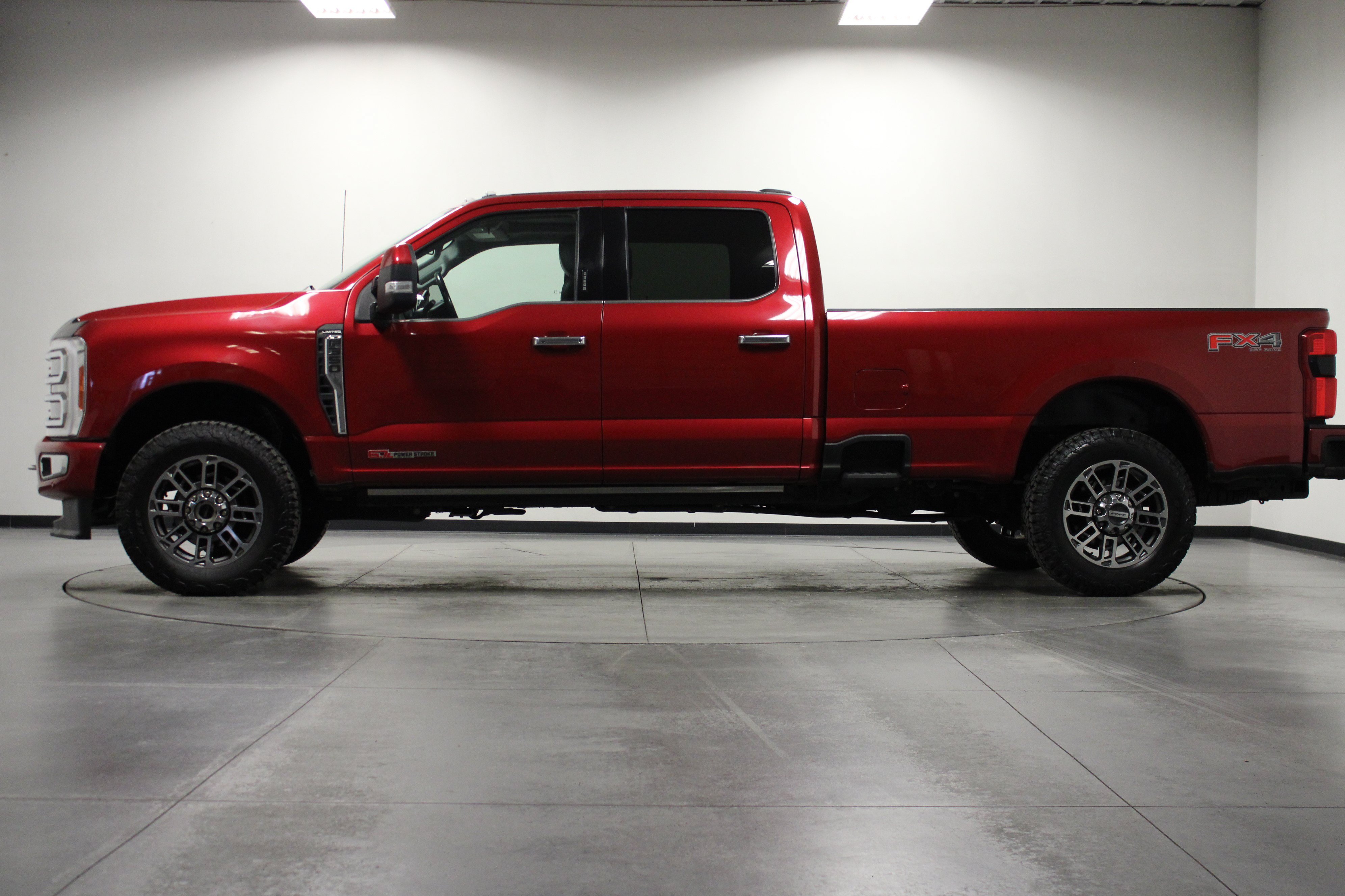 Used 2023 Ford F350 Limited w/ FX4 Off-Road Package AWD/4WD image 7