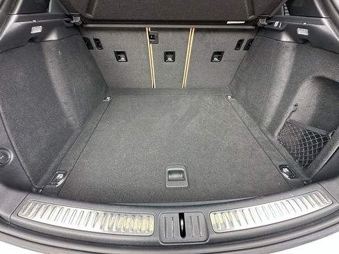 Certified 2023 Porsche Macan image 41