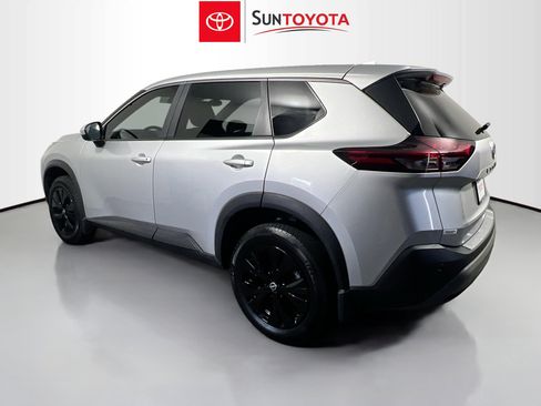 Used 2023 Nissan Rogue SV FWD image 6