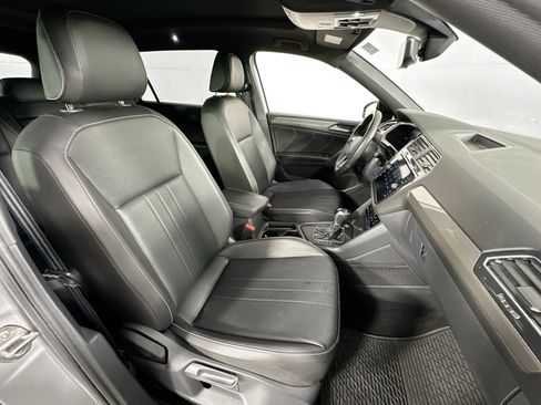 Used 2022 Volkswagen Tiguan SE R-Line FWD image 28