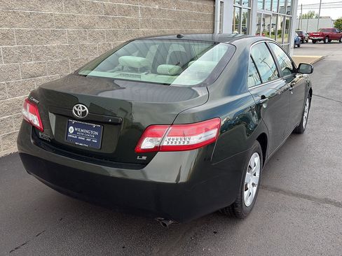 Used 2010 Toyota Camry FWD image 3