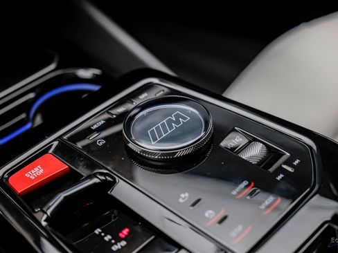 Used 2025 BMW M5 w/ Carbon Package AWD/4WD image 64