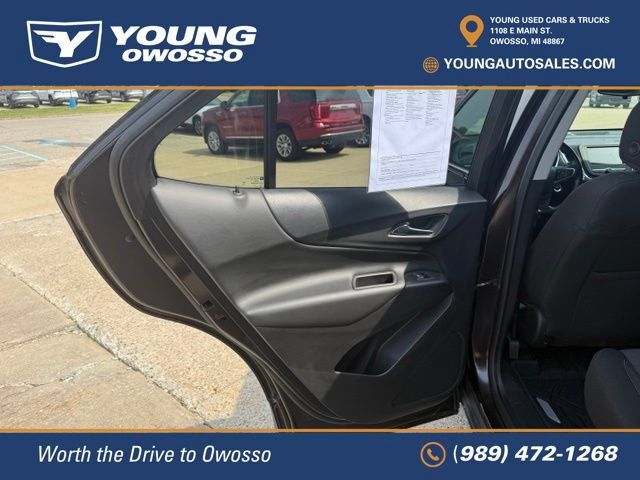 Used 2020 Chevrolet Equinox LT w/ Driver Convenience Package FWD image 16