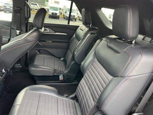 Used 2025 Ford Explorer ST-Line image 17