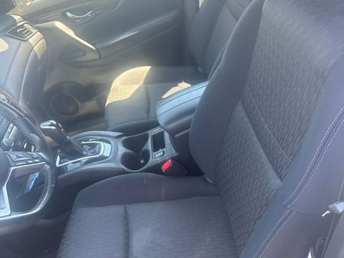 Used 2018 Nissan Rogue SV AWD/4WD image 15