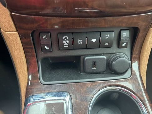Used 2016 Buick Enclave Premium w/ Experience Buick Package image 28