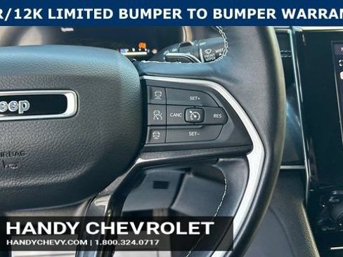 Used 2022 Jeep Grand Cherokee L Laredo image 24