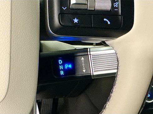 Used 2025 Hyundai Santa Fe Calligraphy FWD image 17