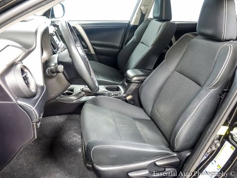 Used 2018 Toyota RAV4 XLE w/ Plus Extra Value Package AWD/4WD image 9