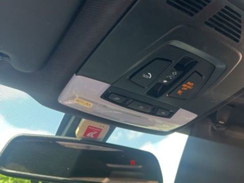 Used 2018 BMW 330i Sedan RWD image 14