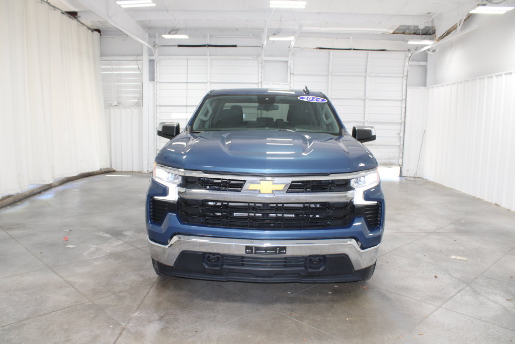 Used 2024 Chevrolet Silverado 1500 LT AWD/4WD image 3