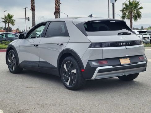 New 2026 Hyundai Ioniq 5 SE RWD image 3