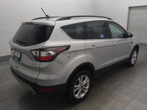 Used 2018 Ford Escape SE w/ SE Sync 3 Package AWD/4WD image 9