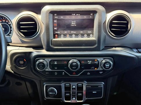 Used 2020 Jeep Gladiator Sport w/ Quick Order Package 24S AWD/4WD image 19