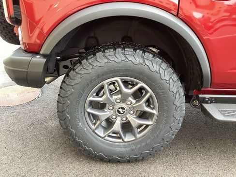 New 2025 Ford Bronco Badlands image 10