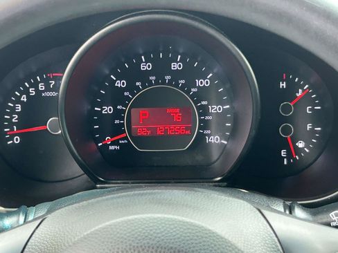Used 2016 Kia Soul + FWD image 19