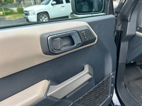 Used 2023 Ford Bronco Wildtrak image 23